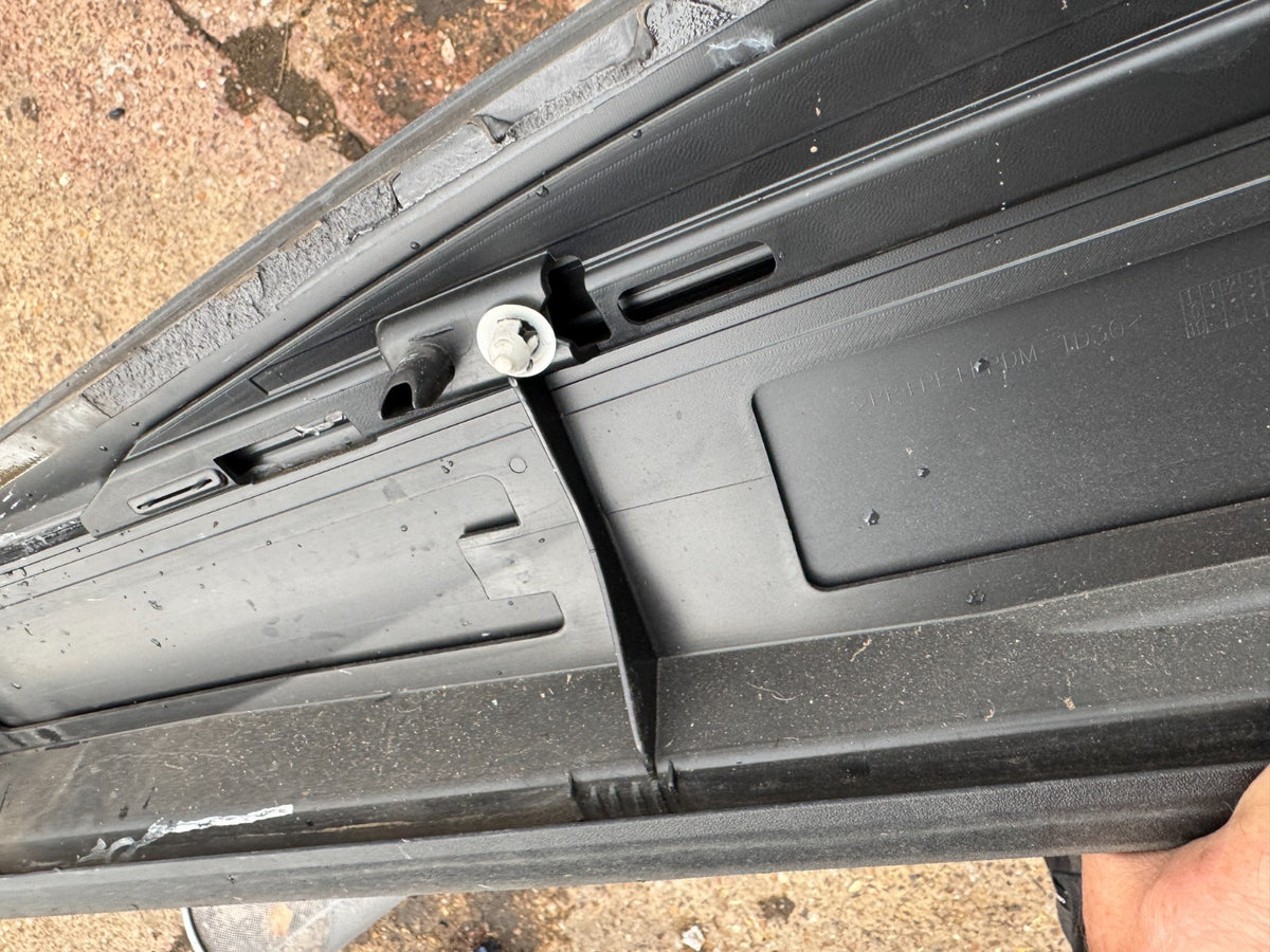 2022 AUDI Q4 E TRON RIGHT FRONT DOOR MOULDING 2022 TO 2025 89A853960A