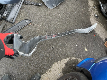 21 On Mercedes EQA H243 Bumper Depan Bagian Bawah Original A2438852603 Perak