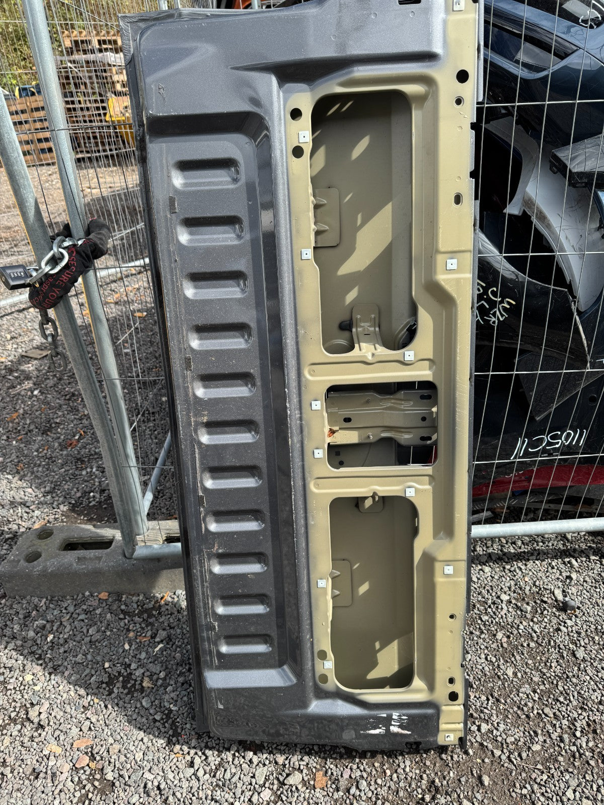 Genuine FORD RANGER WILDTRAK Tailgate OEM N1WBE40062 Damaged