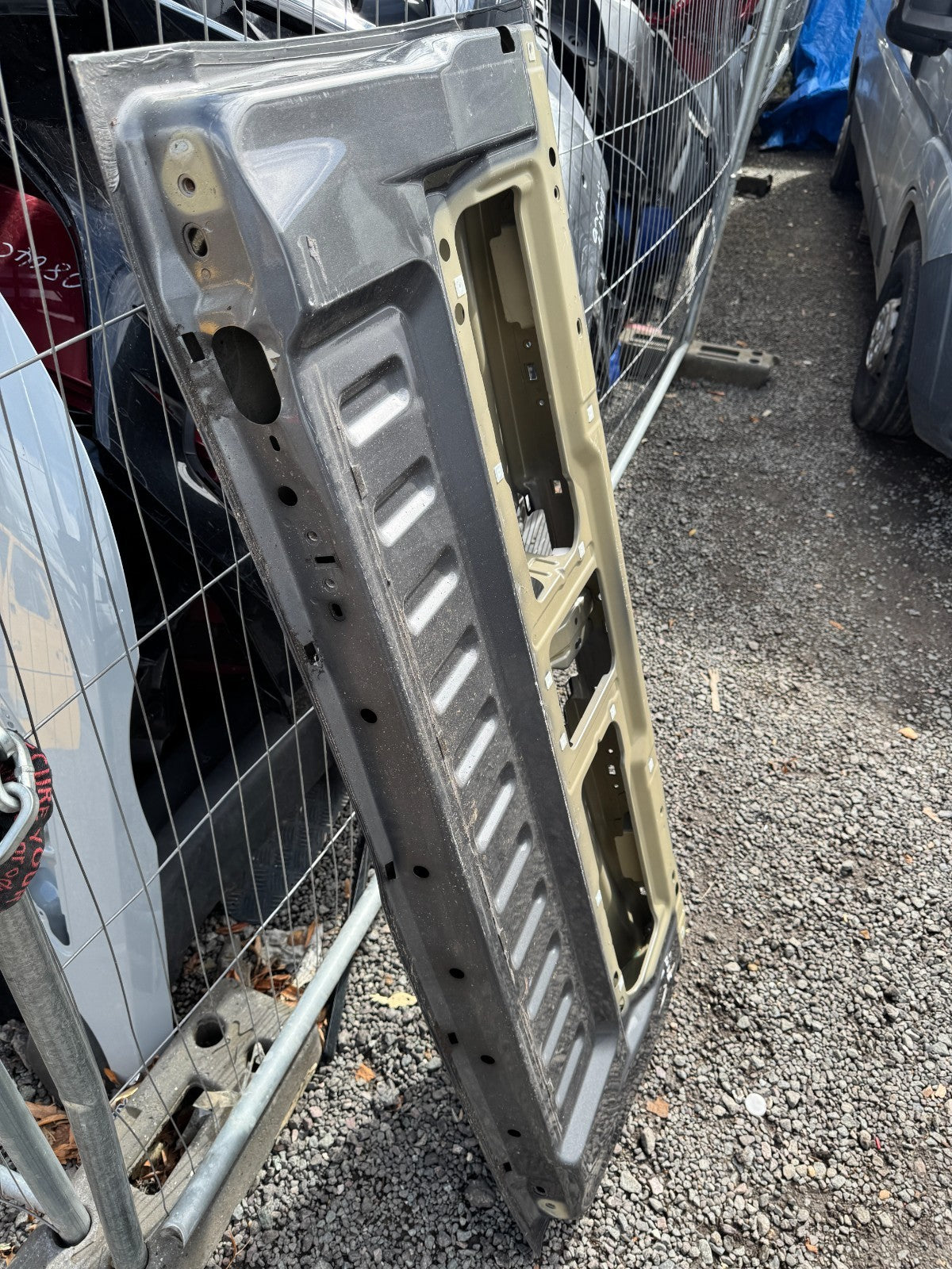 Genuine FORD RANGER WILDTRAK Tailgate OEM N1WBE40062 Damaged