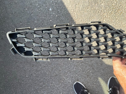 Toyota Yaris Front Bumper Grill 53111-0D230 Genuine