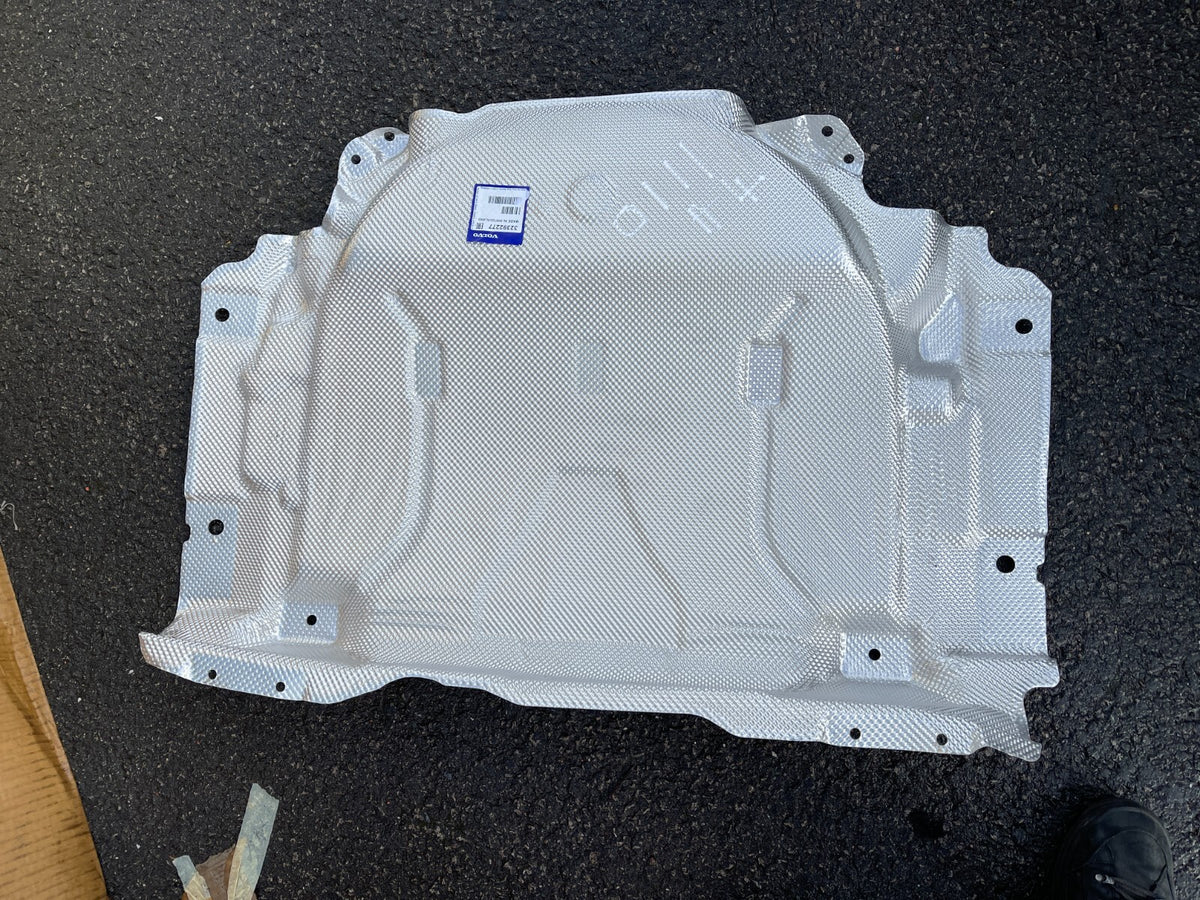 NEW GENUINE Volvo XC90 Rear Heat Shield 32392277