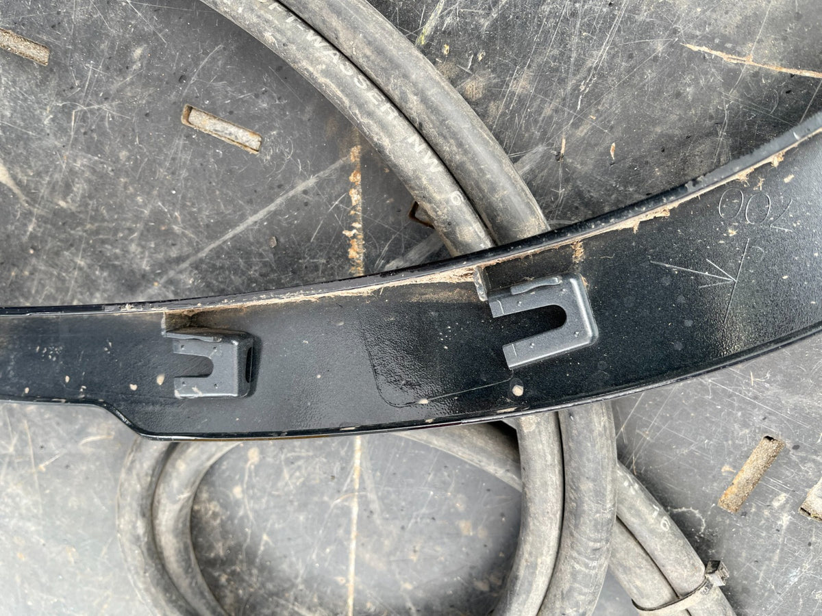LAND ROVER DEFENDER L663 REAR LEFT NARVICK BLACK ARCH MOULDING L8B2290E23BB