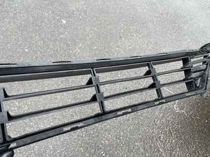 GENUINE Middle front grill Volvo v60 s60 pdc