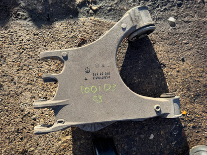 sayap ayun / wishbone kanan belakang Grecale / Alfa Romeo STELVIO 12.16- ARM Bawah 21039373