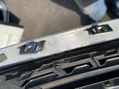Kisi-kisi bumper dengan trim krom sisi kanan Volvo s-90 2018 Original