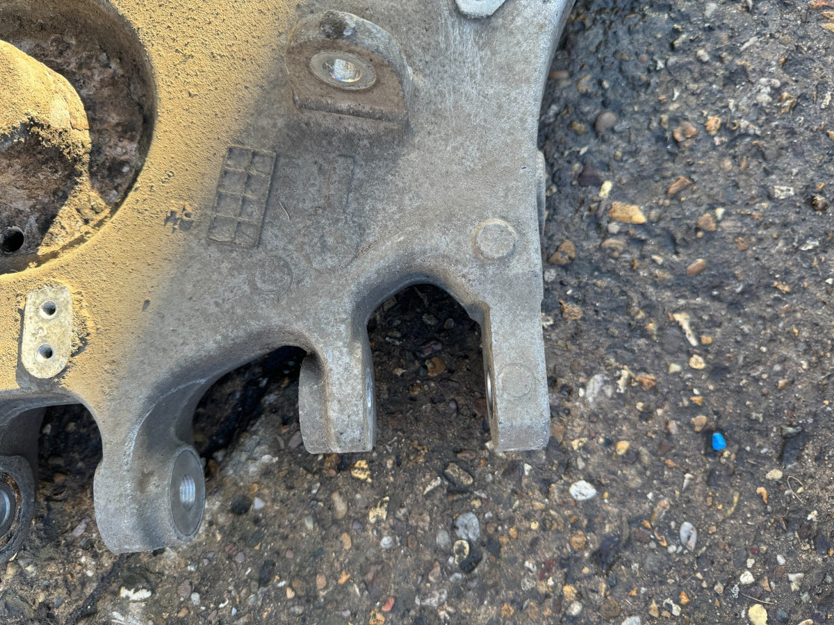 sayap ayun / wishbone kanan belakang Grecale / Alfa Romeo STELVIO 12.16- ARM Bawah 21039373
