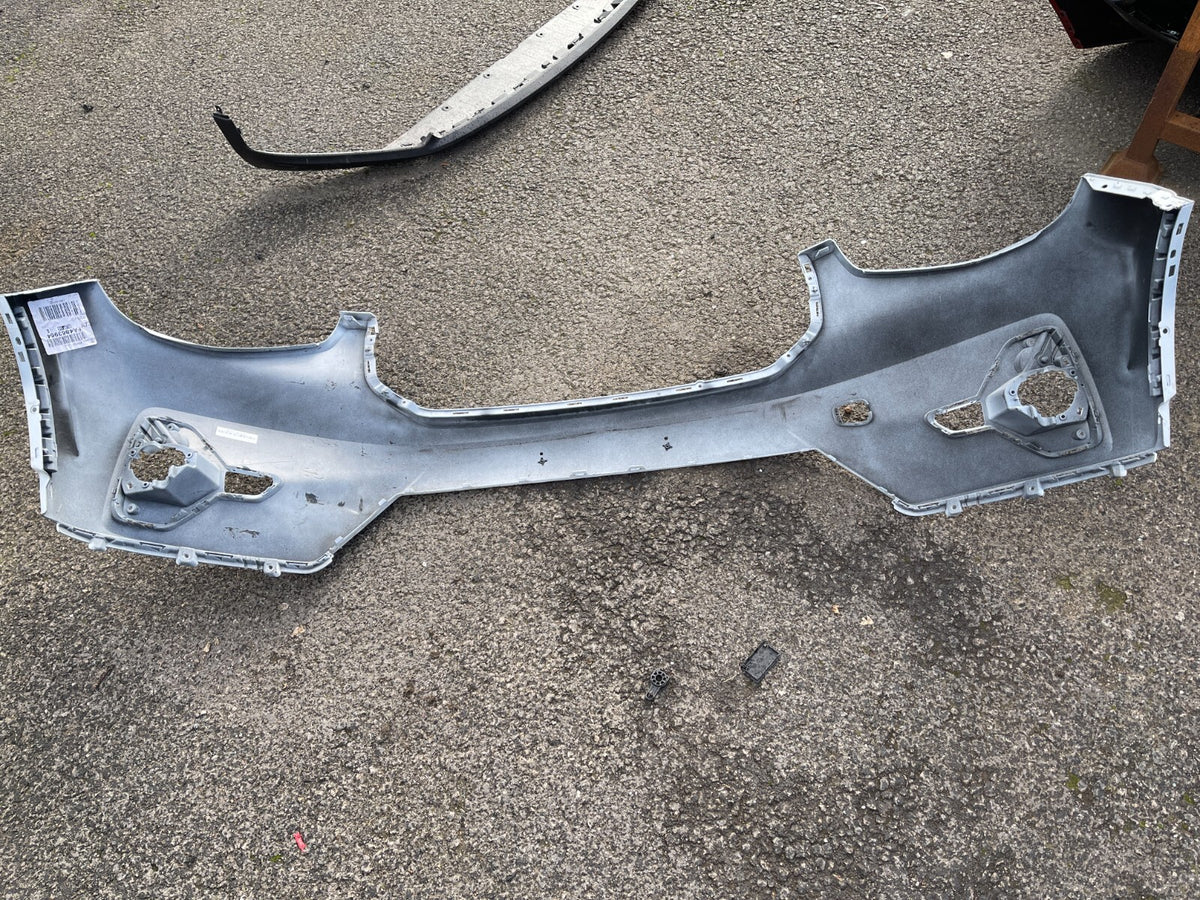 BUMPER DEPAN VOLVO TULEN XC40 2022 ke atas 5 Pintu SUV no. part 31690933