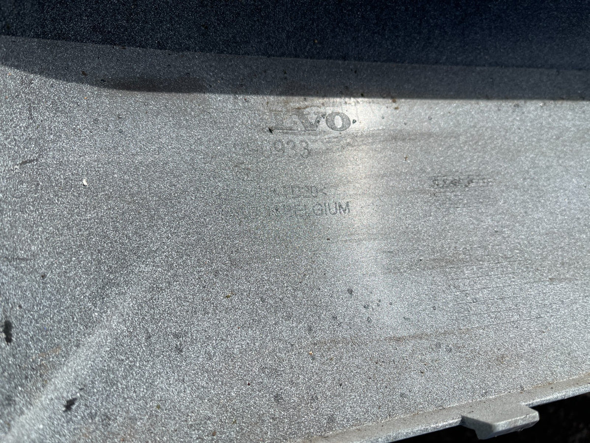 BUMPER DEPAN VOLVO TULEN XC40 2022 ke atas 5 Pintu SUV no. part 31690933