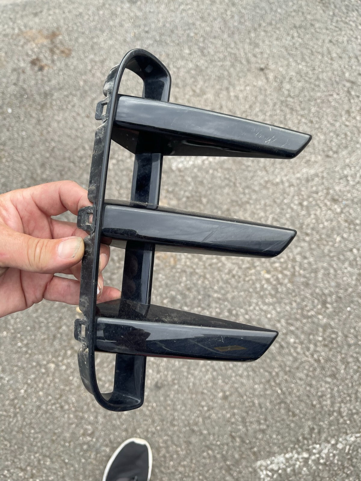 2021 COVER FRAME KISI-KISI JARING LIST LAMPU KABUT BUMPER DEPAN KANAN RANGE ROVER SPORT