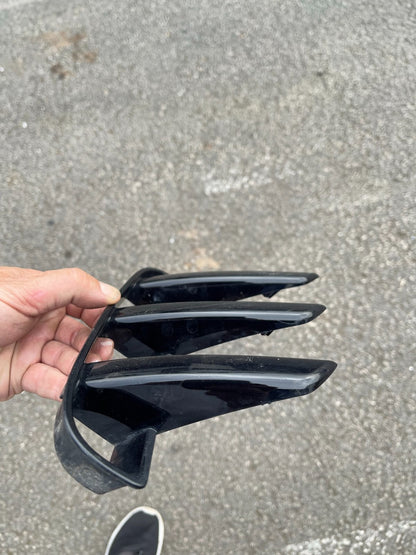 2021 COVER FRAME KISI-KISI JARING LIST LAMPU KABUT BUMPER DEPAN KANAN RANGE ROVER SPORT