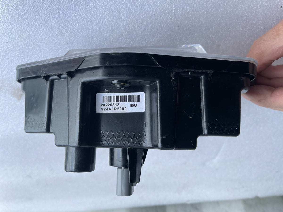 2022 Genuine KIA SPORTAGE REVERSING LAMP 924A3R2000