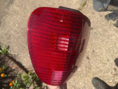 2000 VOLKSWAGEN POLO REAR LEFT LIGHT 6N0945095J