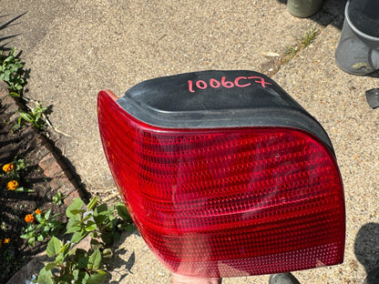 2000 VOLKSWAGEN POLO REAR LEFT LIGHT 6N0945095J