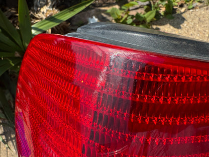 2000 VOLKSWAGEN POLO REAR LEFT LIGHT 6N0945095J