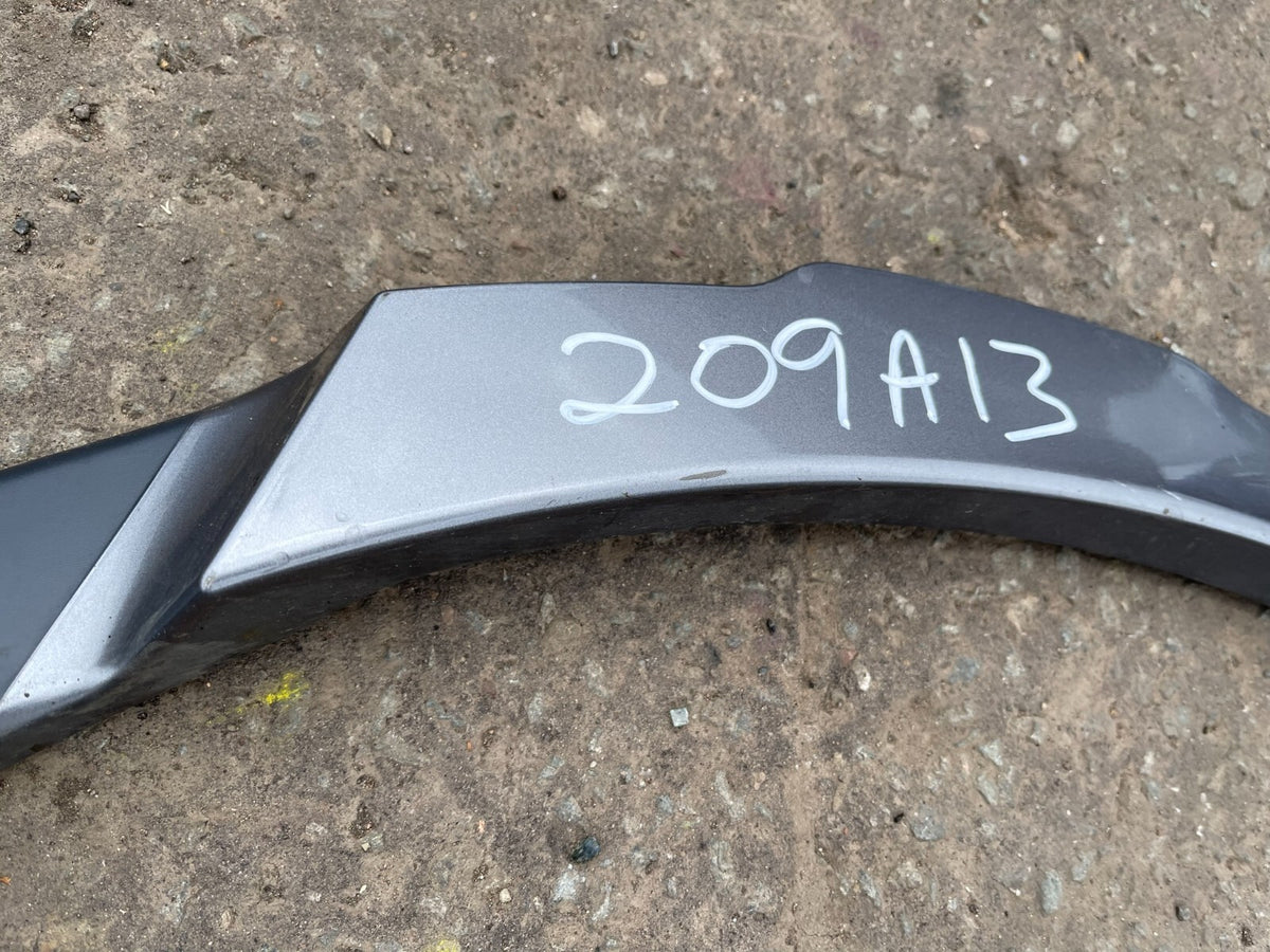 LAND ROVER DISCOVERY L550 2022 WHEEL ARCH TRIM RLH | LK72290E23A NO PDC