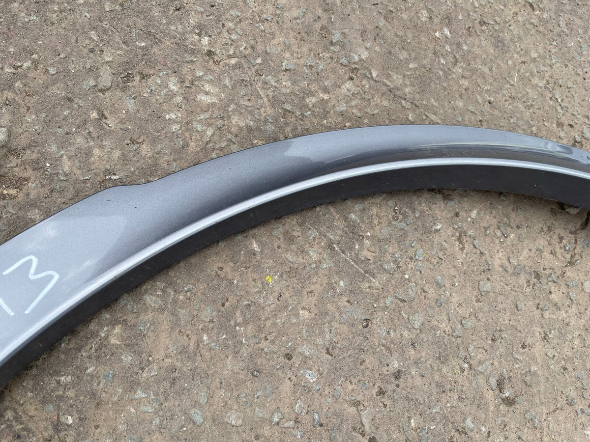 LAND ROVER DISCOVERY L550 2022 WHEEL ARCH TRIM RLH | LK72290E23A NO PDC