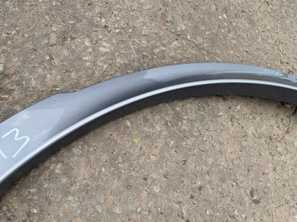 LAND ROVER DISCOVERY L550 2022 WHEEL ARCH TRIM RLH | LK72290E23A NO PDC