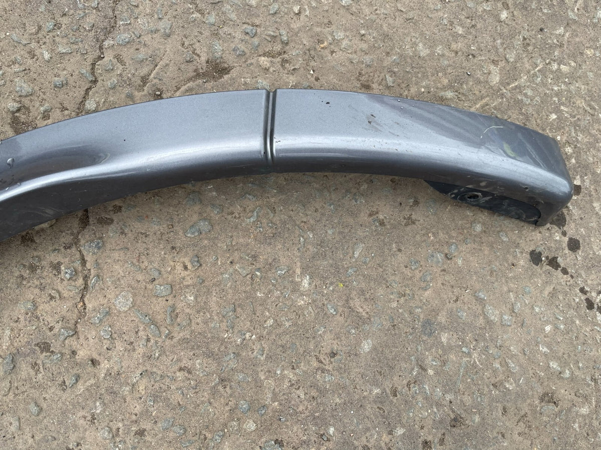 LAND ROVER DISCOVERY L550 2022 WHEEL ARCH TRIM RLH | LK72290E23A NO PDC