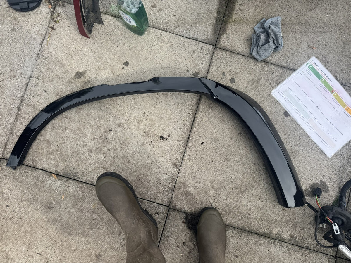 2026 Land Rover Defender L663 110 Rear Right Wheel Arch Trim L8B2-290E22-BB