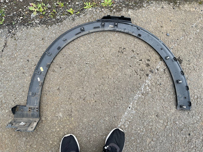 KIA EV6 2021 Left fender trim molding 87713CV100 DAMAGED