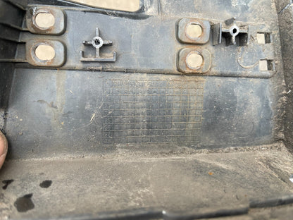 KIA EV6 2021 Left fender trim molding 87713CV100 DAMAGED