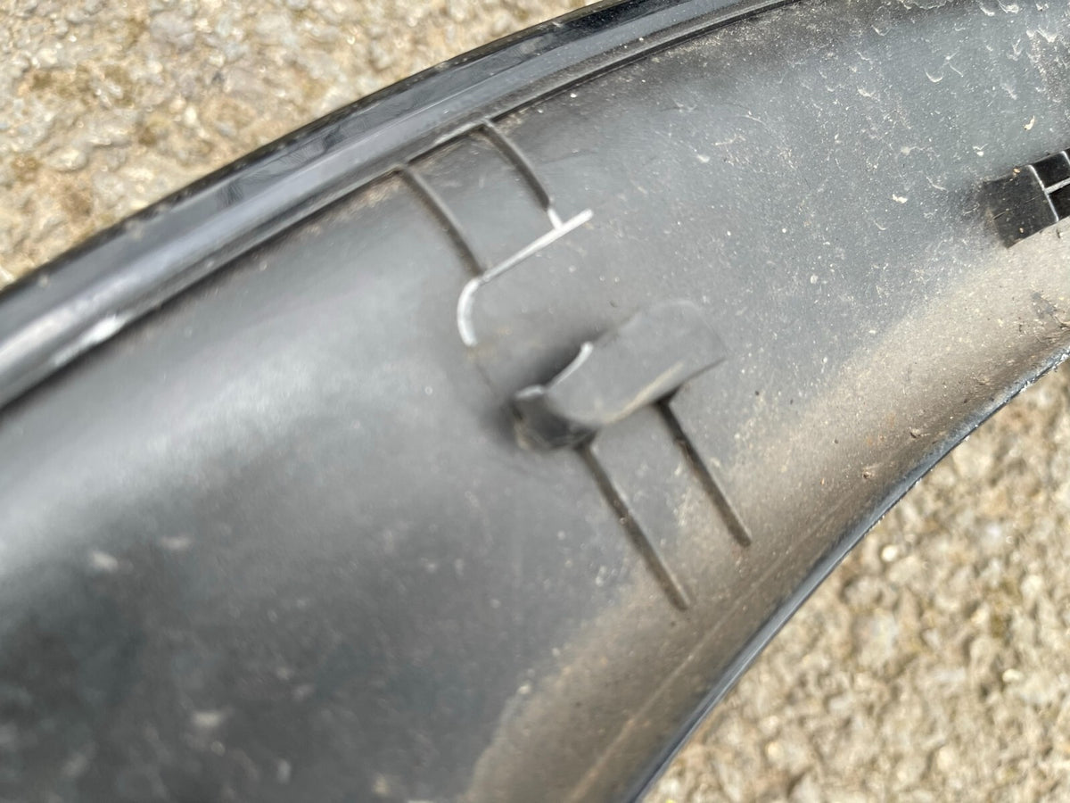 KIA EV6 2021 Left fender trim molding 87713CV100 DAMAGED