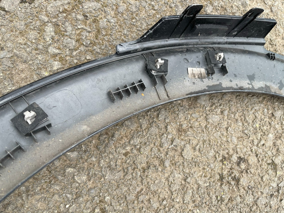 KIA EV6 2021 Left fender trim molding 87713CV100 DAMAGED