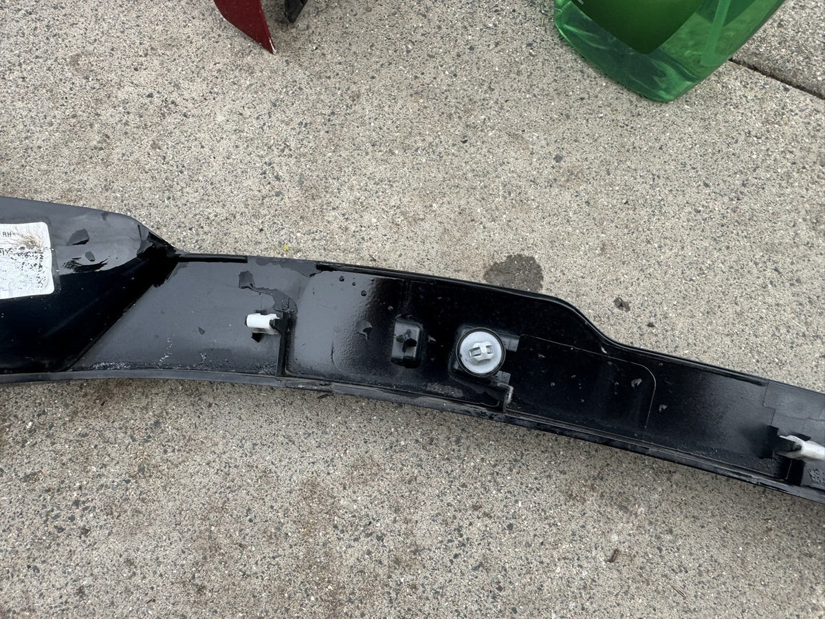 2026 Land Rover Defender L663 110 Rear Right Wheel Arch Trim L8B2-290E22-BB