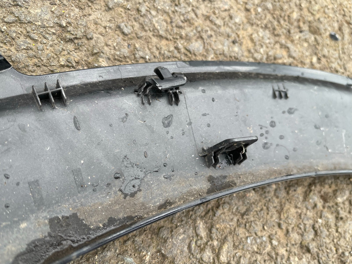 KIA EV6 2021 Left fender trim molding 87713CV100 DAMAGED