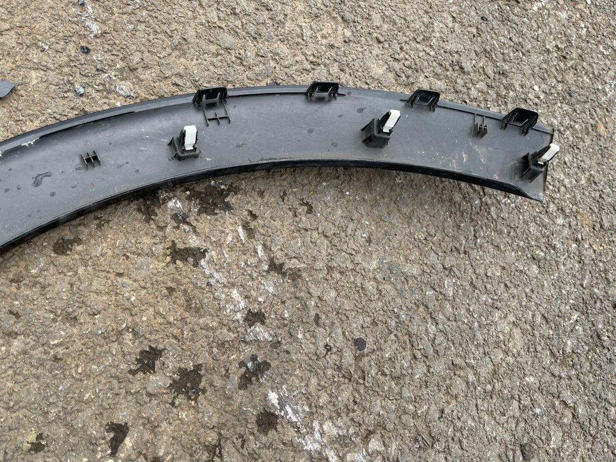 KIA EV6 2021 Left fender trim molding 87713CV100 DAMAGED