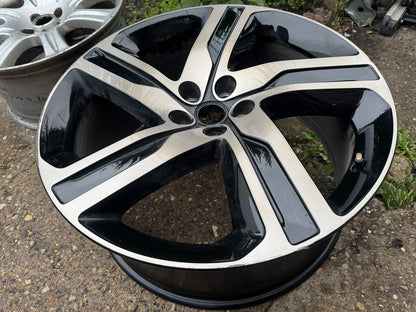 Genuine Land Rover 22 9.5J Gloss Black Alloy Wheel MY42-1007-DA Cracked Buckled