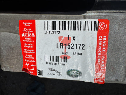 Range Rover Vogue L460 LED Rear Light Lamp RIGHT GENUINE M8E2-13404-AL CHIPPED
