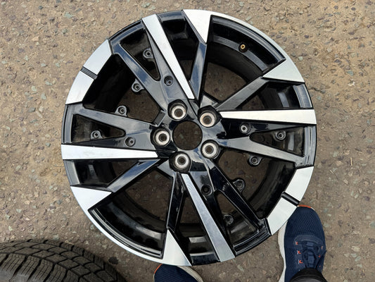 Velg Alloy Peugeot 308 Mk3 8Jx18 ET48 5x108 Original 9865600880 Tanpa Dop Tengah