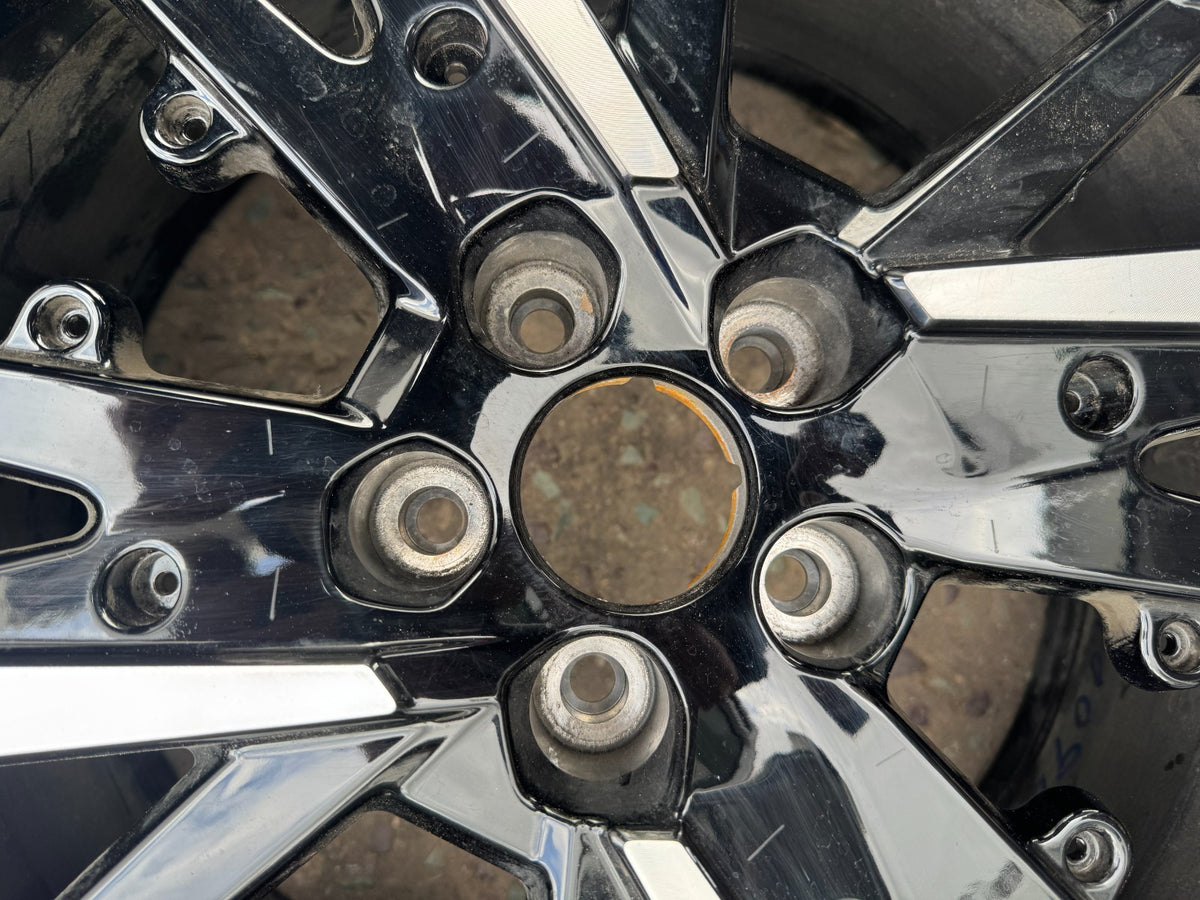 Genuine Peugeot 308 Mk3 8Jx18 ET48 5x108 Alloy Wheel 9865600880 No Centre Cap