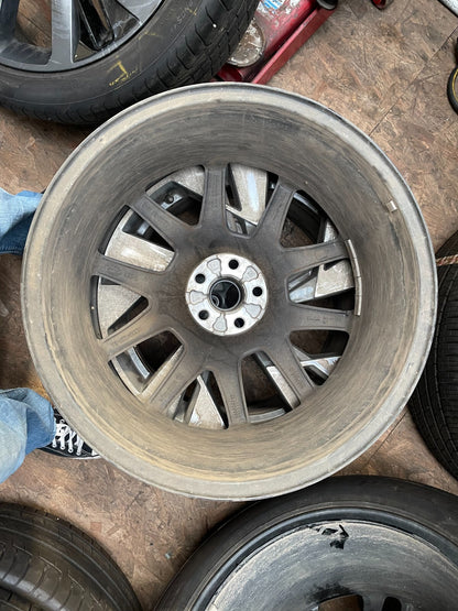 GENUINE RANGE ROVER VELAR L560 21" 8.5J ALLOY WHEEL L8A21007CA