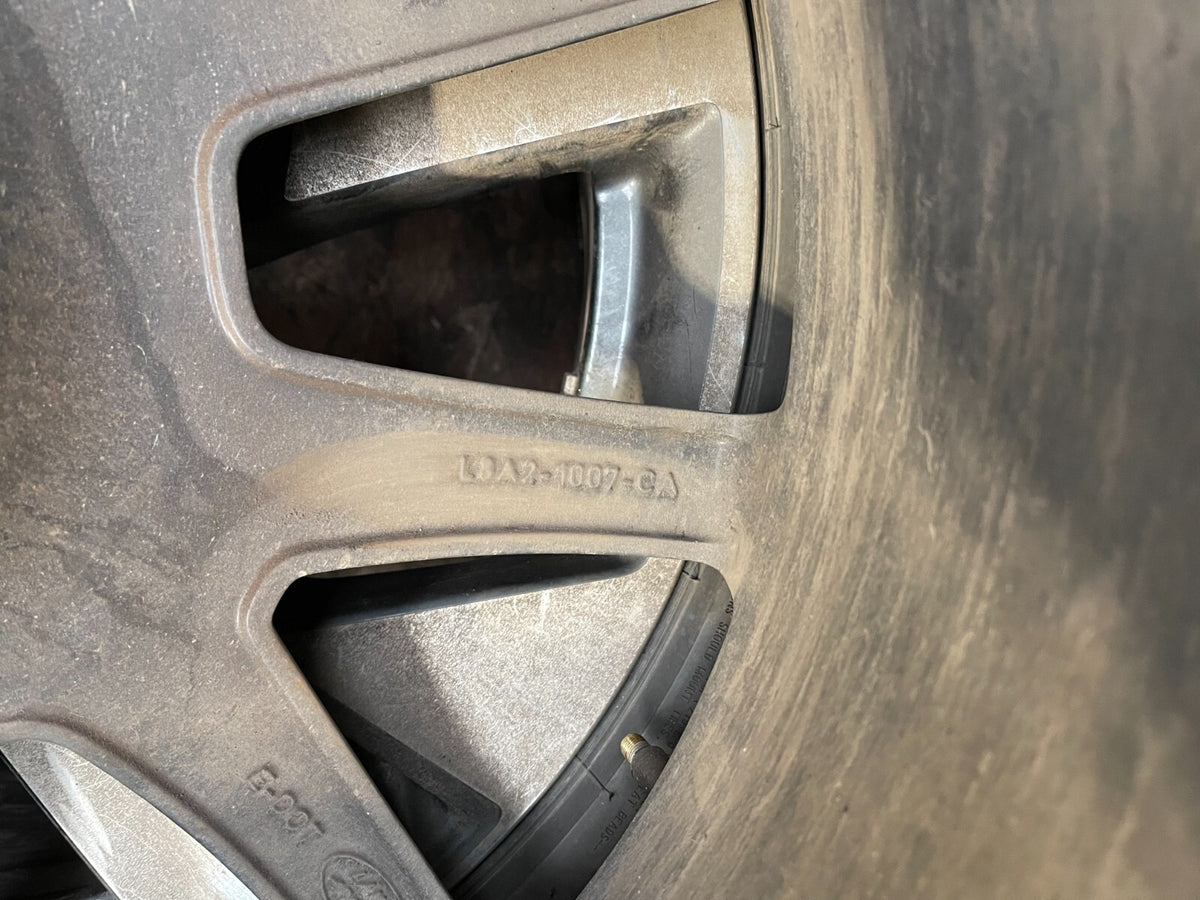 GENUINE RANGE ROVER VELAR L560 21" 8.5J ALLOY WHEEL L8A21007CA
