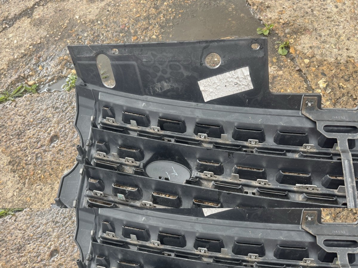 RANGE ROVER VOGUE L405 Front Bumper Grille CK52-BA163-CA 2013