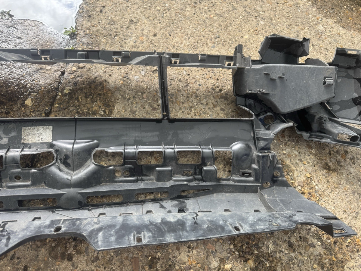 PEUGEOT PARTNER MK2 2015-2018 Front Grille Surround 9810895080