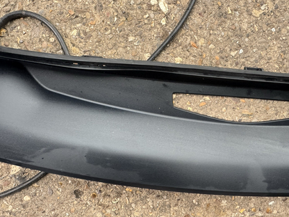 Range Rover L460 Winscreen Wiper Cover Trim Genuine P/N M8E2-16F654-AC REF H3E22