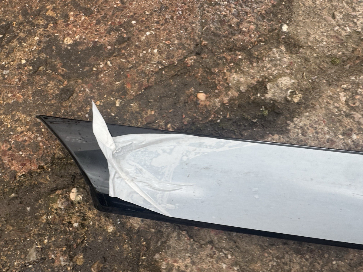 2022-24 RANGE ROVER SPORT L461 A PILLAR WINDSCREEN EXTERIOR TRIM LEFT