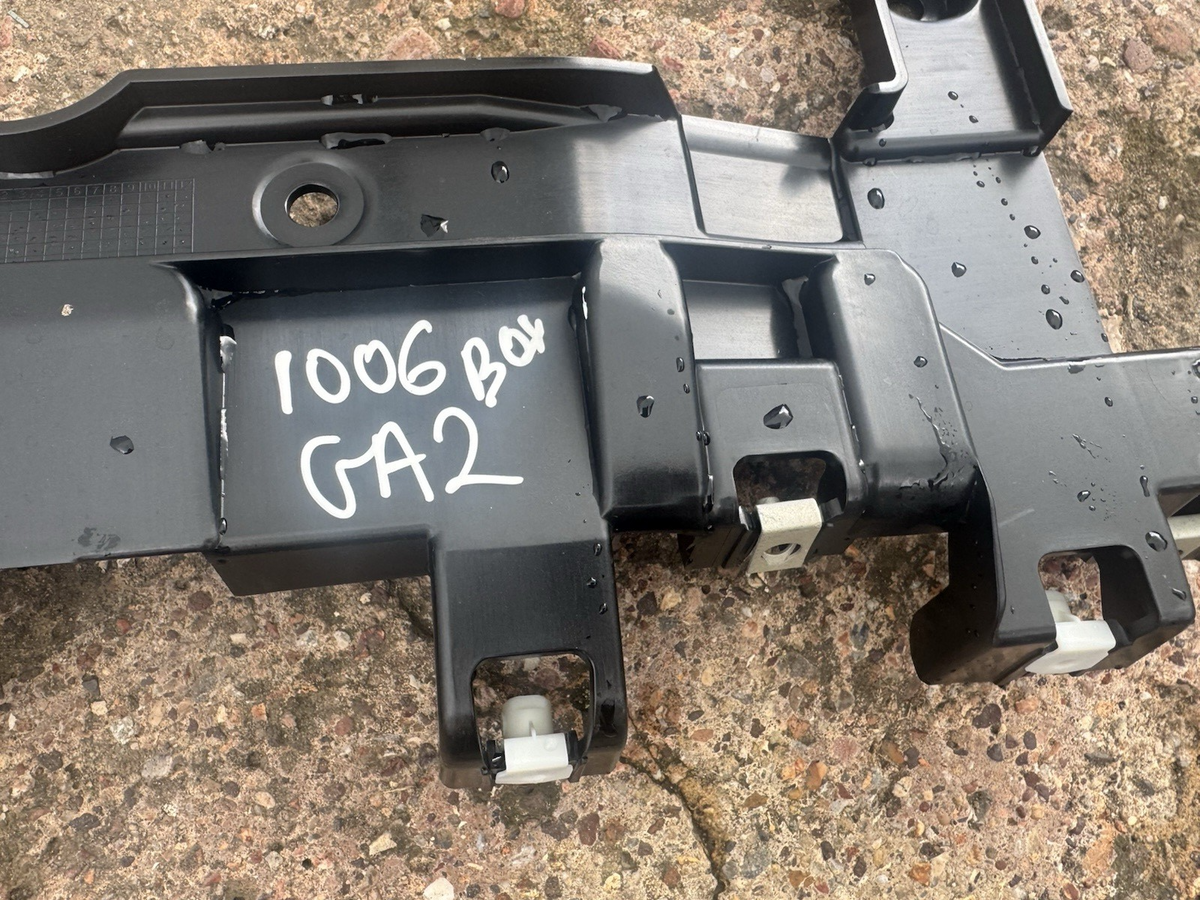 2022-2024 LAND ROVER RANGE ROVER L460 REAR BUMPER BRACKET OEM M8E2-17E800-A