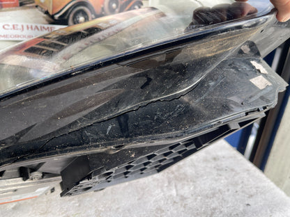 Land Rover Discovery Sport 2019 Headlight FK72-13W029-DH RIGHT DAMAGED