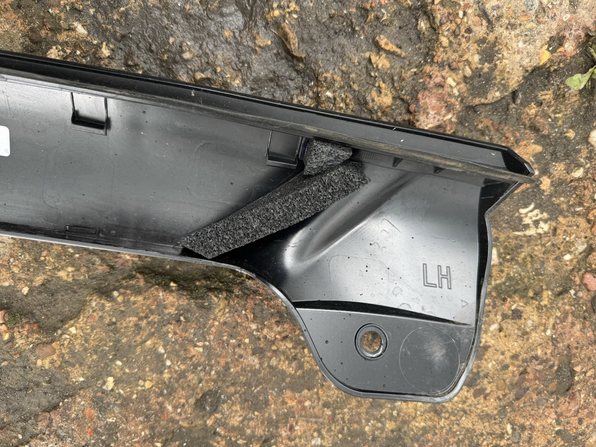 2022-24 RANGE ROVER SPORT L461 A PILLAR WINDSCREEN EXTERIOR TRIM LEFT