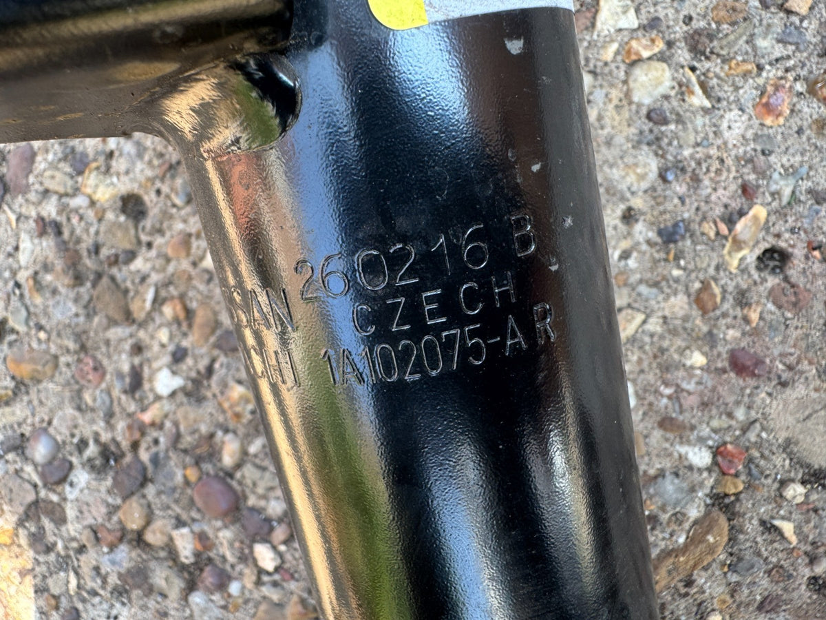 โช้คอัพหน้าขวาแท้ Nissan Qashqai MK3 J12 1.5 e-POWER 54302-6UM2