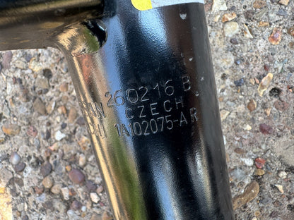 โช้คอัพหน้าขวาแท้ Nissan Qashqai MK3 J12 1.5 e-POWER 54302-6UM2