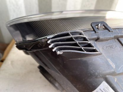 FORD TRANSIT MK8 RIGHT HEADLIGHT GK3113W029AB BROKEN LUGS