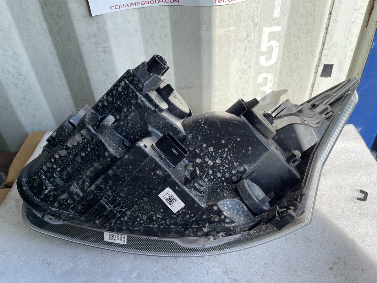 FORD TRANSIT MK8 RIGHT HEADLIGHT GK3113W029AB BROKEN LUGS
