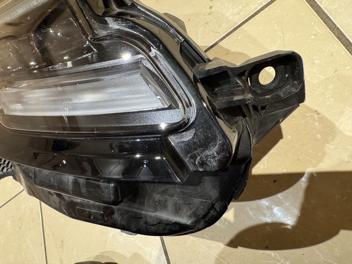 RANGE ROVER VELAR L560 2025 LAMPU DEPAN SEBELAH KANAN TULEN N8A2-13W029-GD