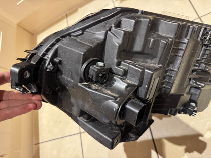 RANGE ROVER VELAR L560 2025 LAMPU DEPAN SEBELAH KANAN TULEN N8A2-13W029-GD